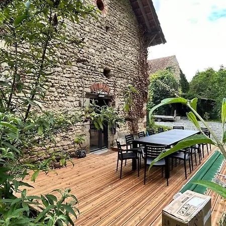 à La Campagne Hébergement de vacances *